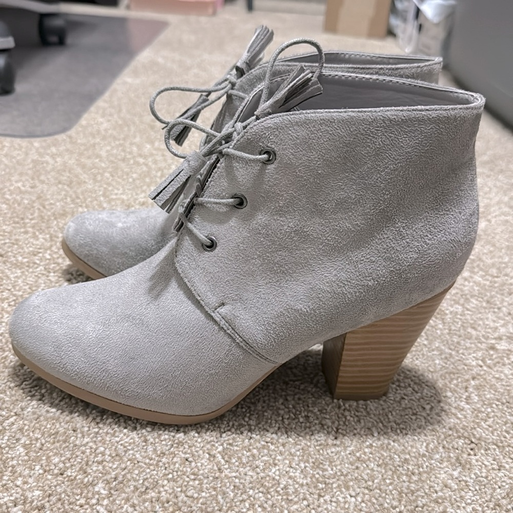 Women’s booties - Picture 3 of 7